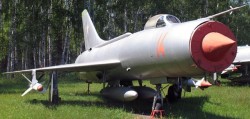 Истребитель-перехватчик Су-11