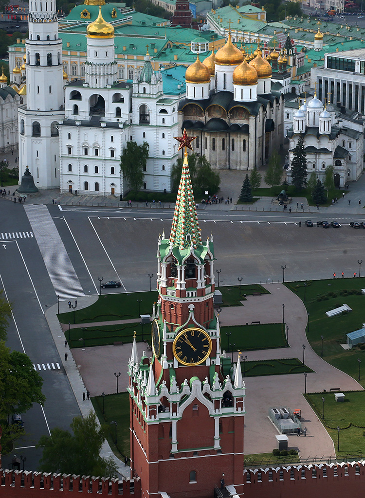 Строю москва. Постройки в Москве. Москва строится. Соборы Кремля. Возведение Москвы.